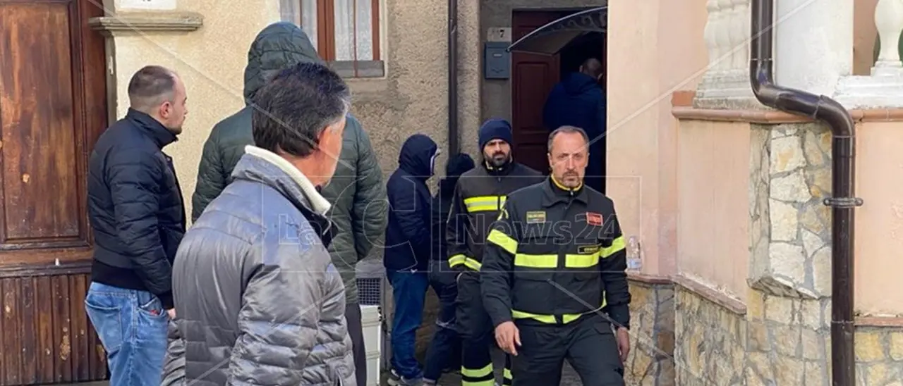 Dramma nel Cosentino, rogo killer in un’abitazione: muore anziana di 87 anni