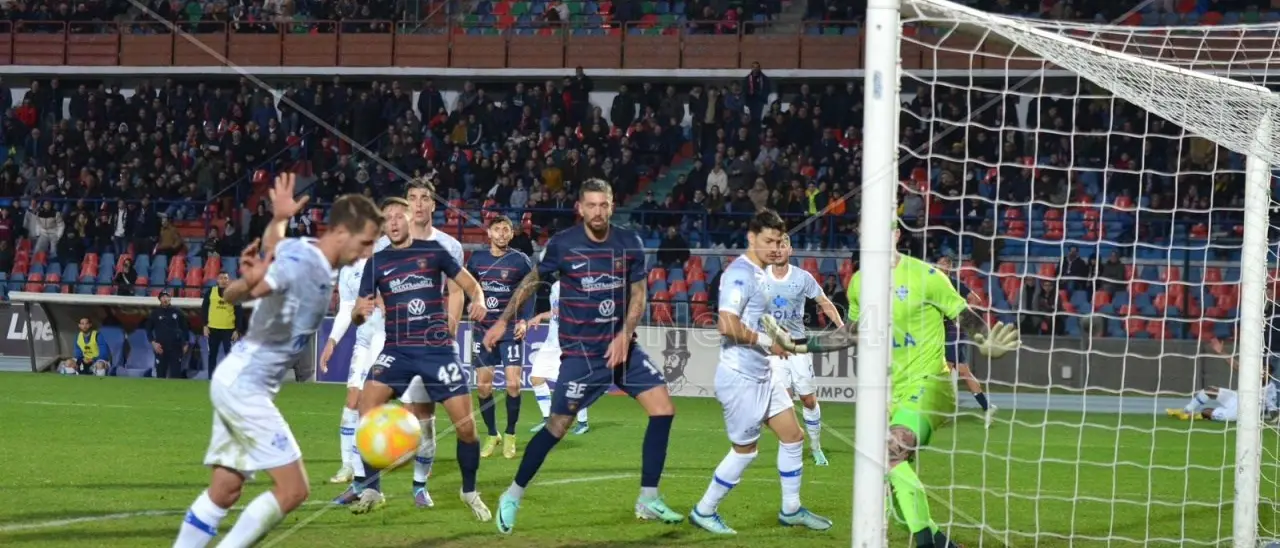 Cosenza, il Como “esonera” Caserta. Nuovo tonfo casalingo per i rossoblù