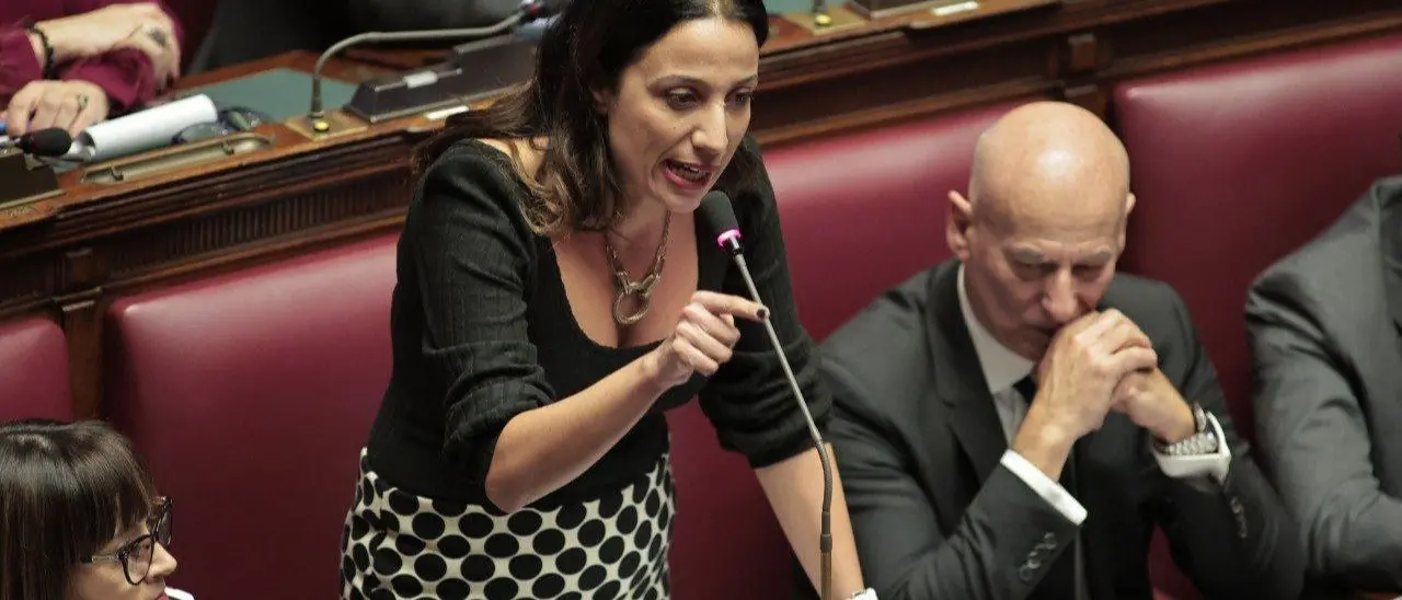 Scutellà (M5S) contesta la manovra del Governo: «Dimenticano la statale 106 per assecondare i capricci di Salvini sul Ponte»