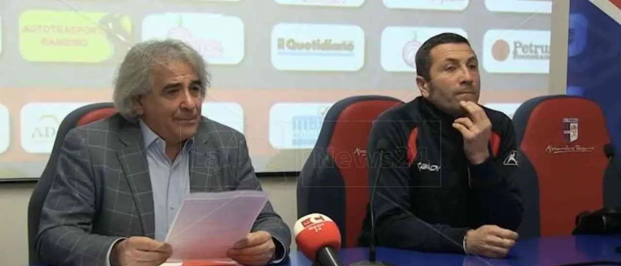 Vibonese, il dg Gagliardi alla conferenza di fine anno: «Noi giochiamo a calcio, non a calci come altre squadre»