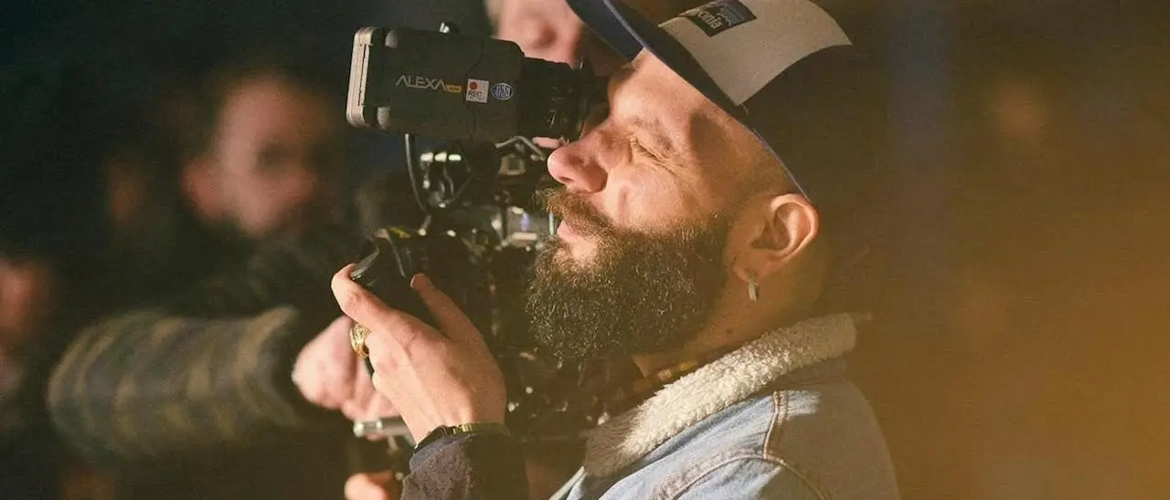 Quattro continenti in un anno per il regista delle star Giacomo Triglia. «Porto la videocamera anche in vacanza, il relax mi stressa»