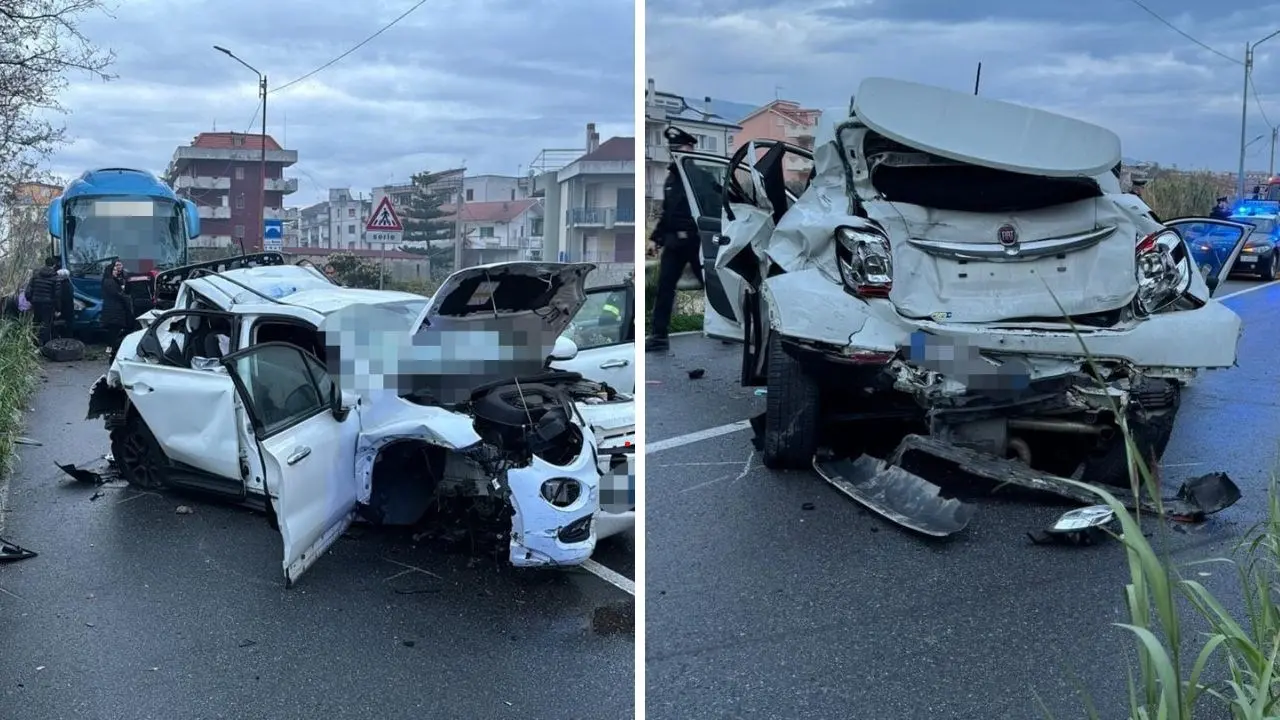 Badolato, scontro sulla SS106 tra un autobus ed un’auto: morto un 70enne