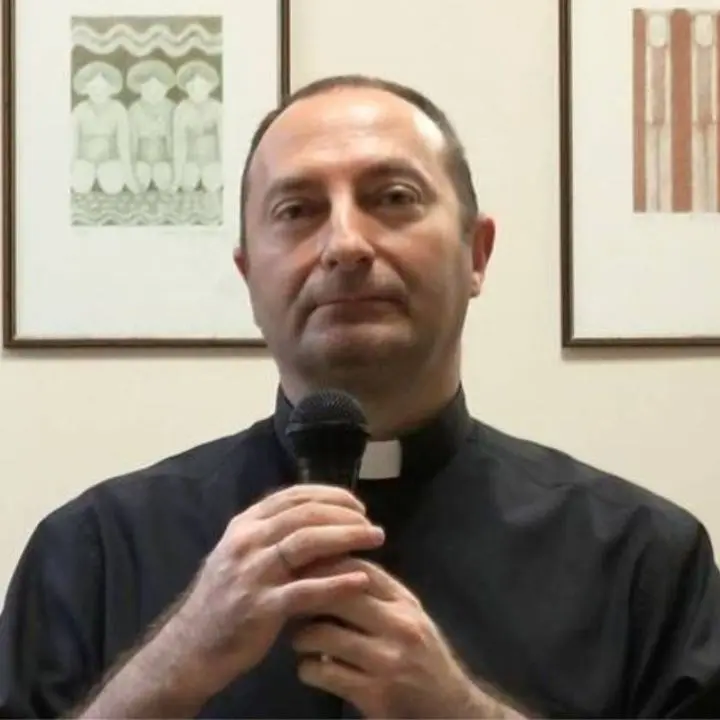 «Papa Francesco è un usurpatore». Parroco scomunicato a Livorno: chi è don Ramon Guidetti