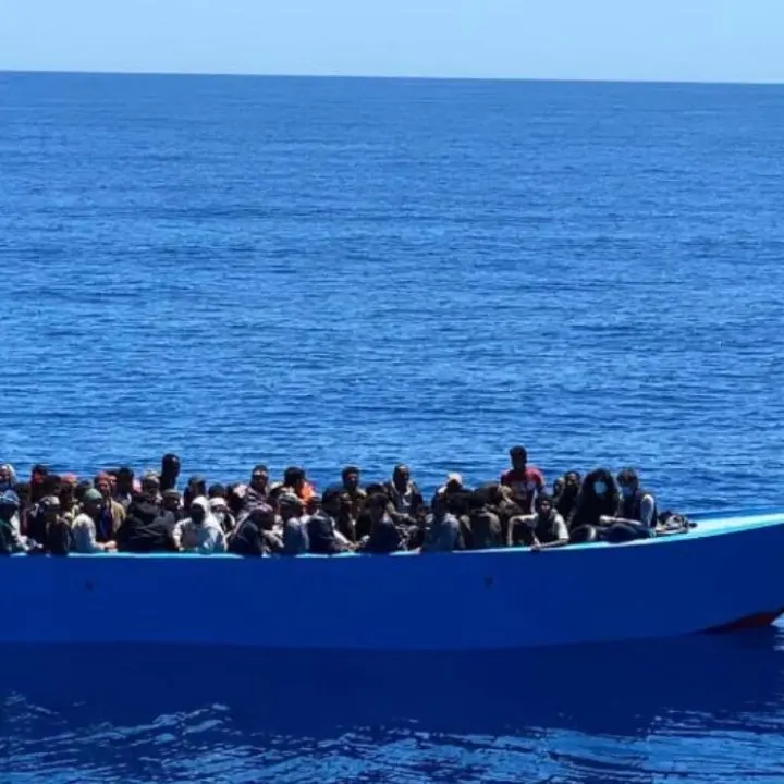 Migranti, chiusa l’inchiesta Caronte: 28 gli indagati accusati di organizzare viaggi clandestini verso le coste italiane