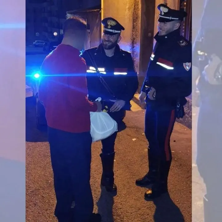 Reggio Calabria, non ha soldi per comprare i famaci alla madre malata. Li pagano i carabinieri