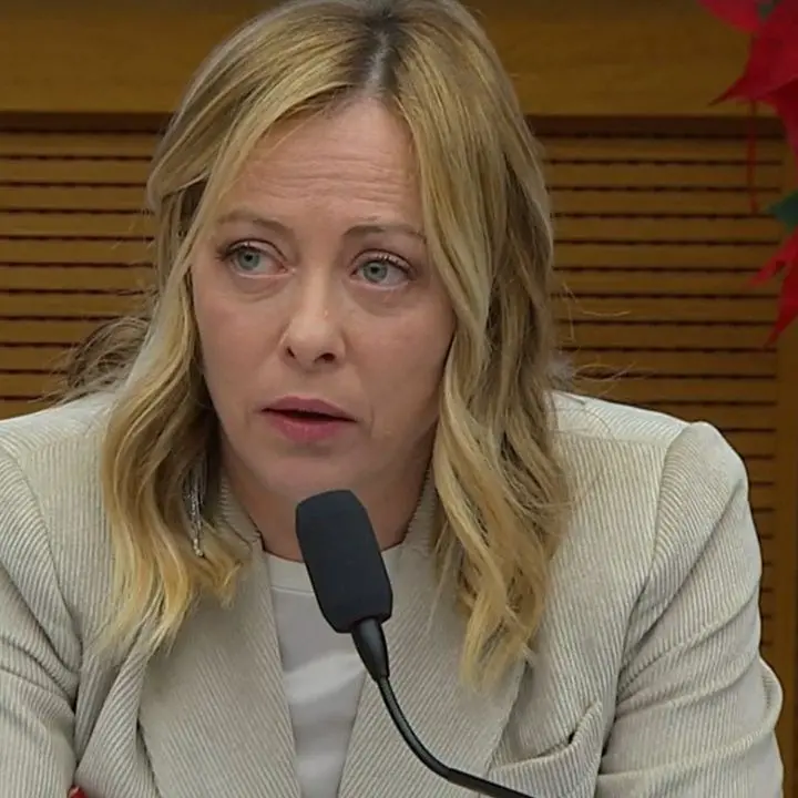 Meloni (finalmente) in conferenza stampa. «L’autonomia differenziata può responsabilizzare la classe politica del Sud»