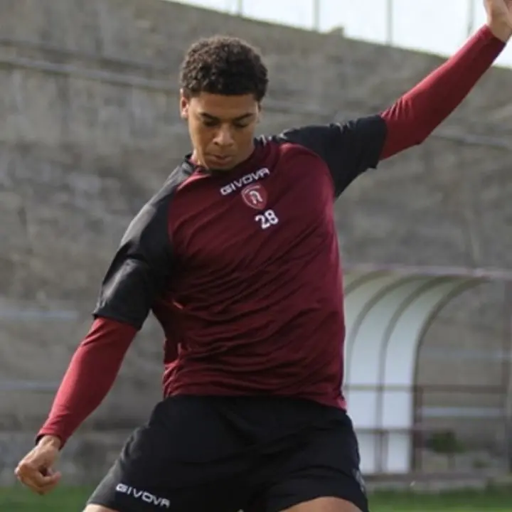 Lfa Reggio Calabria, gli amaranto salutano (anche) il centrocampista Kevin Bright