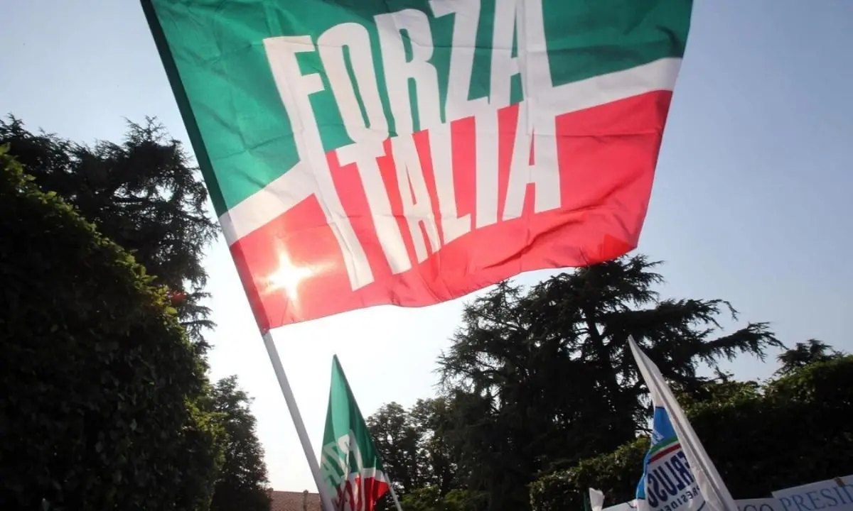 Forza Italia, convocati i congressi in Calabria. La (difficile) missione di Cannizzaro è mettere tutti d’accordo