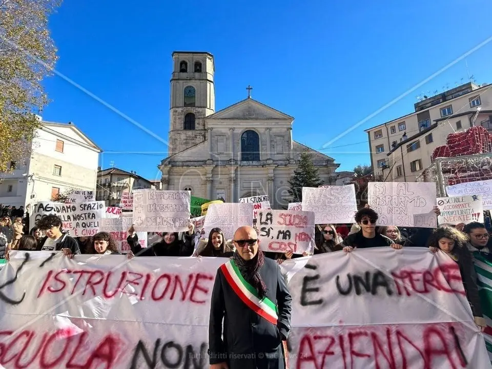 Dimensionamento scolastico, il sindaco di Acri Capalbo soddisfatto a metà: «Un solo anno di deroga al Piano non è sufficiente»