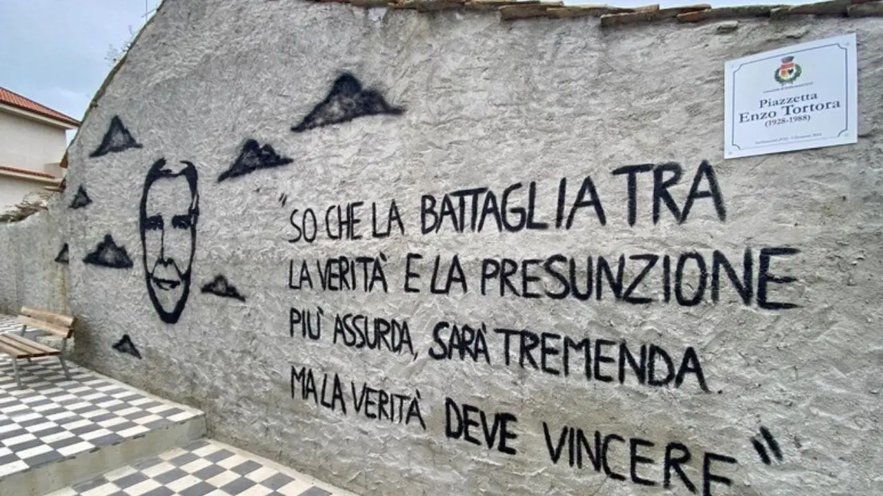 A Stefanaconi una piazzetta intitolata a Enzo Tortora, simbolo di «giustizia e legalità»