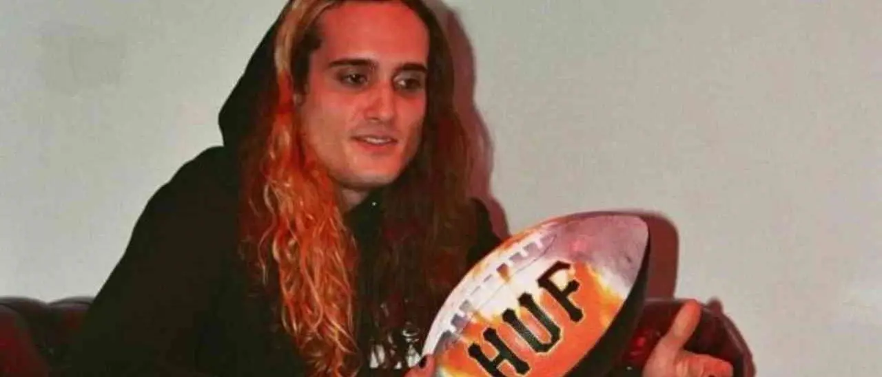 Trappola folle a Milano, cavo d’acciaio sulla strada ad altezza d’uomo. Arrestato un 24enne: «L’ho fatto per noia»