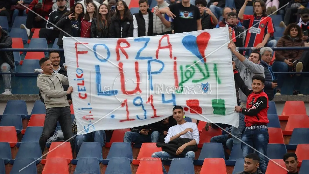 Calciomercato, in casa del Cosenza si lavora per rafforzare difesa e centrocampo