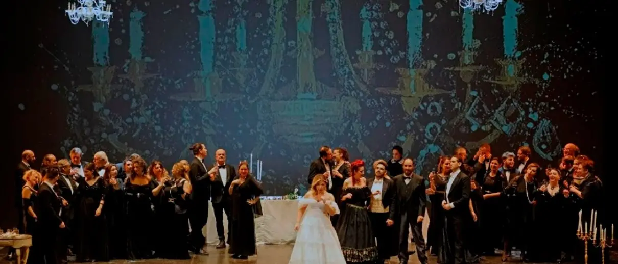 Teatro pieno e grandi applausi al Politeama di Catanzaro per “La Traviata” del Sicilia classica festival