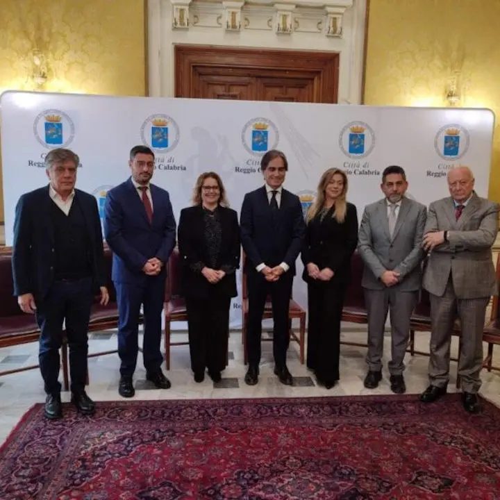 Reggio Calabria ha una nuova giunta. Falcomatà lascia tre caselle vuote e non chiude al Partito democratico