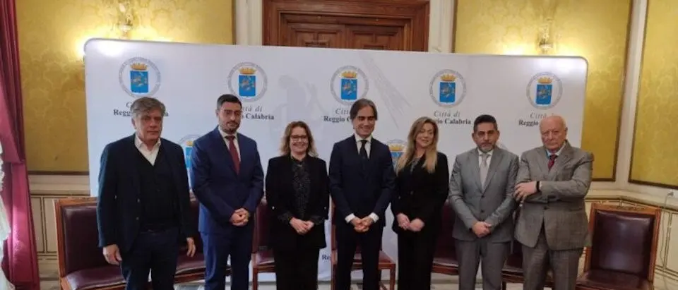 Reggio Calabria ha una nuova giunta. Falcomatà lascia tre caselle vuote e non chiude al Partito democratico