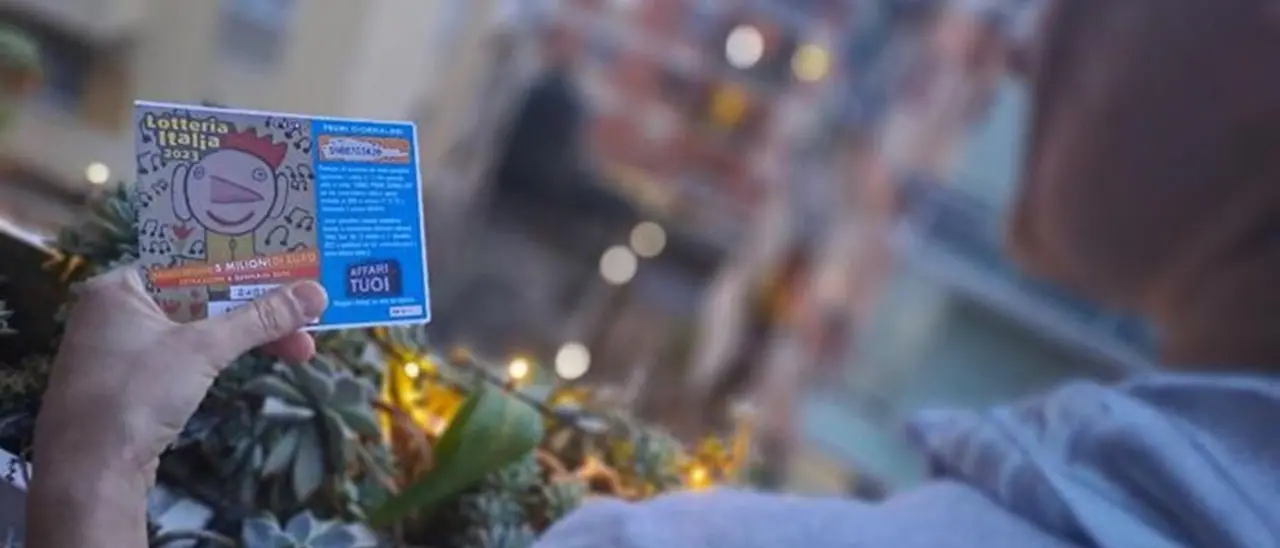 Lotteria Italia: primo premio a Milano, in Calabria tre vincite da 20mila euro. L’elenco completo dei biglietti fortunati