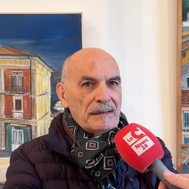 A Corigliano Rossano la mostra di Enzo Bilardo, il pittore che dipinge il suo amore per Calabria e Sicilia