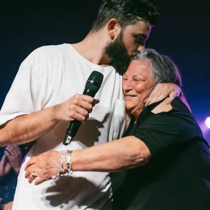 Molti anni fa lasciò Cosenza per Toronto: nonna Rita racconta la Calabria in un podcast di culto. E macina like su Instagram