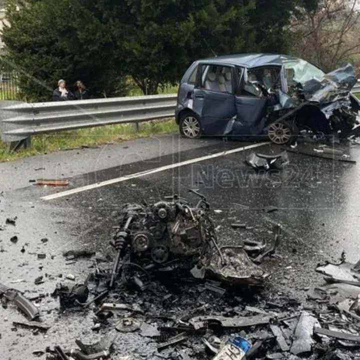 Incidente mortale sulla 106, la Procura di Catanzaro ha disposto l’autopsia sui corpi dei quattro giovani