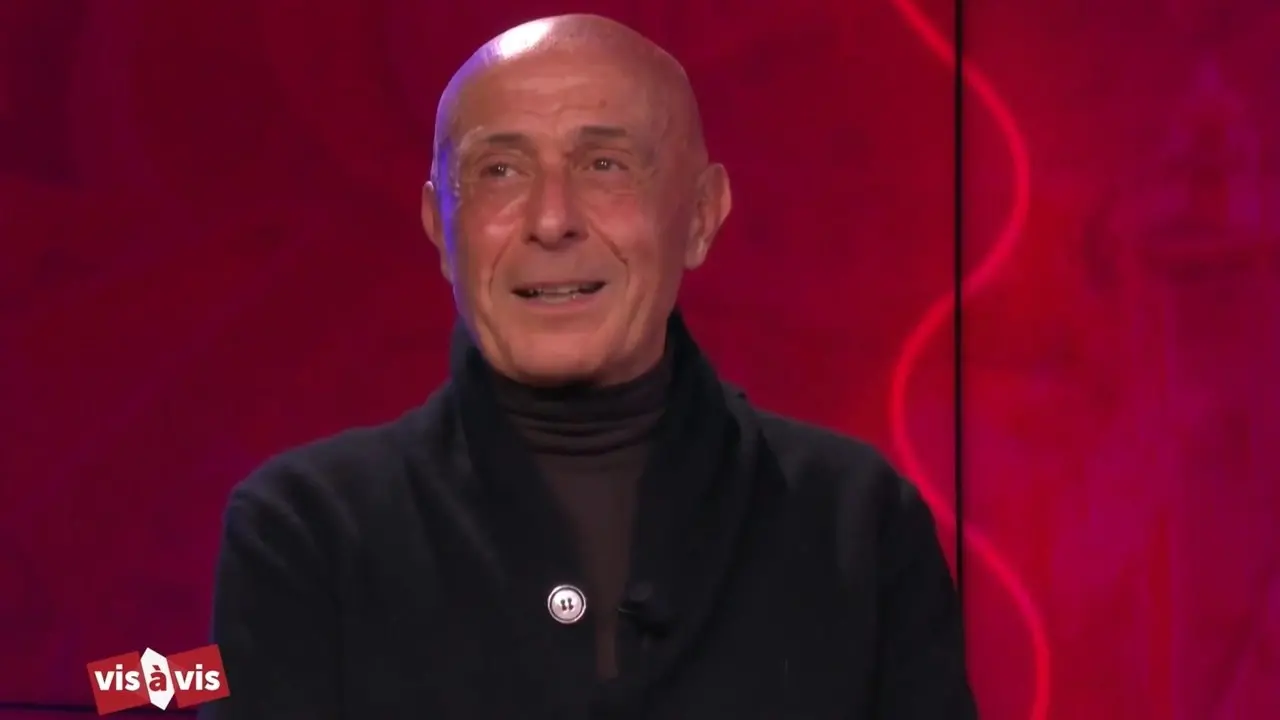 Un Minniti con i riccioli biondi e orgogliosamente comunista in una famiglia tutta di destra: ritratto inedito dell’ex ministro