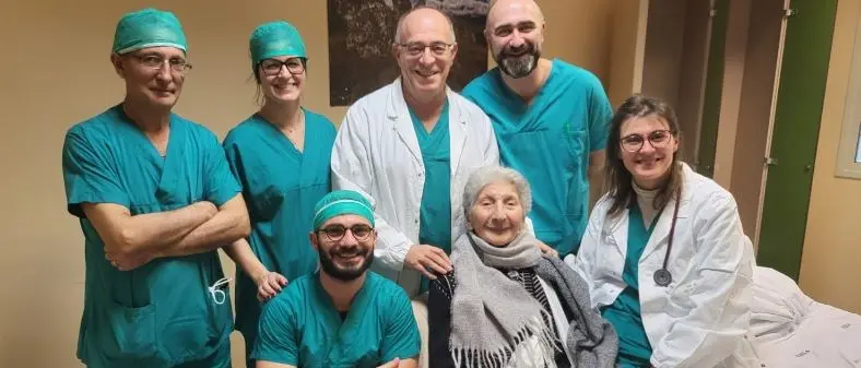 Castrovillari, impiantato un pacemaker su una “nonnina” cosentina di 100 anni