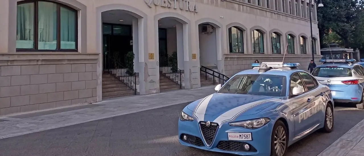 Reggio Calabria, aggredisce con un bastone la compagna e il padre di lei: arrestato un 34enne