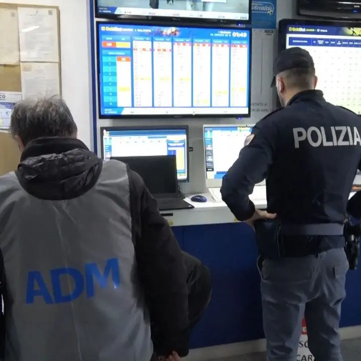 Gioco e scommesse illegali in tutta Italia, 66 denunce e 40 sequestri. Controlli anche in Calabria