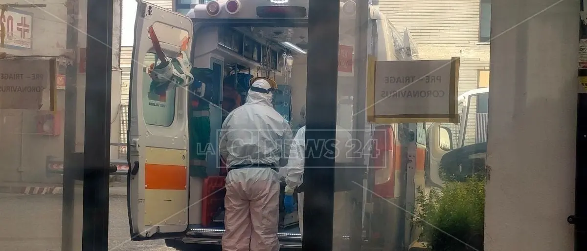 Reggio, il Gom stabilizza cinque medici del Pronto soccorso assunti per l’emergenza Covid