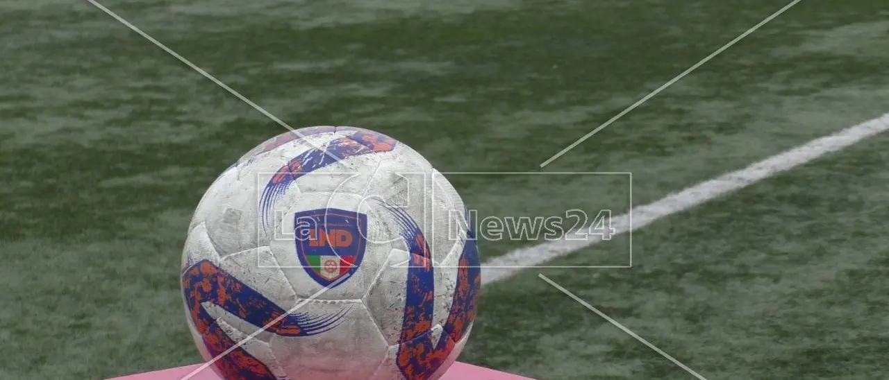 Campionato U17 regionale, arbitro picchiato nello spogliatoio: la replica dell’Academy Rossano