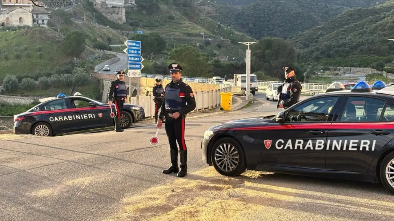 Corigliano Rossano, straniero colpito a calci e pugni e derubato: arrestato un 30enne