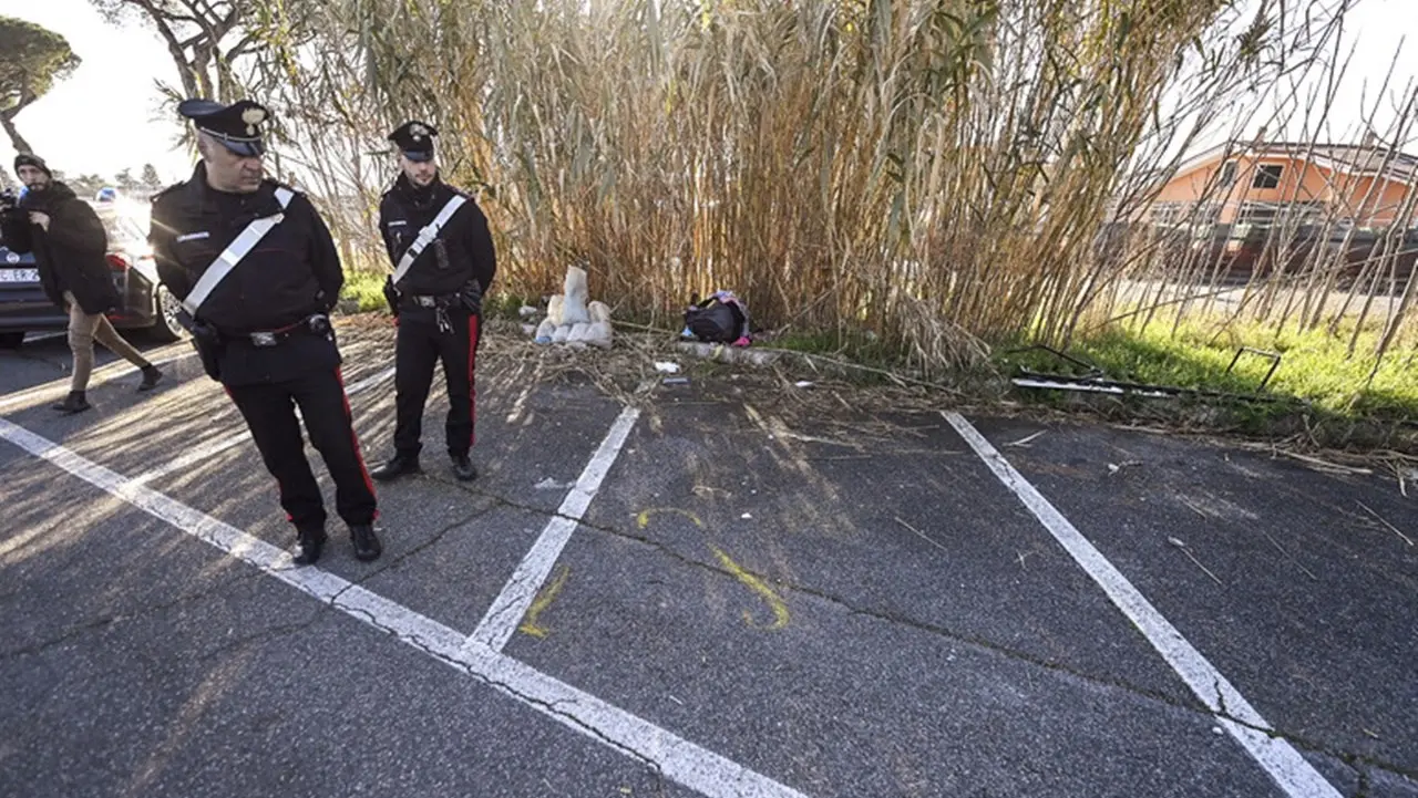 Roma, 14enne ucciso a colpi di pistola dopo una lite. Lo zio: «Gli hanno tolto la vita per niente»