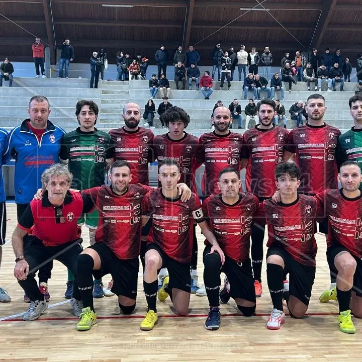 Calcio a 5, l’Acri fa festa al debutto nel nuovo palasport: i rossoneri battono 4-3 il Latiano