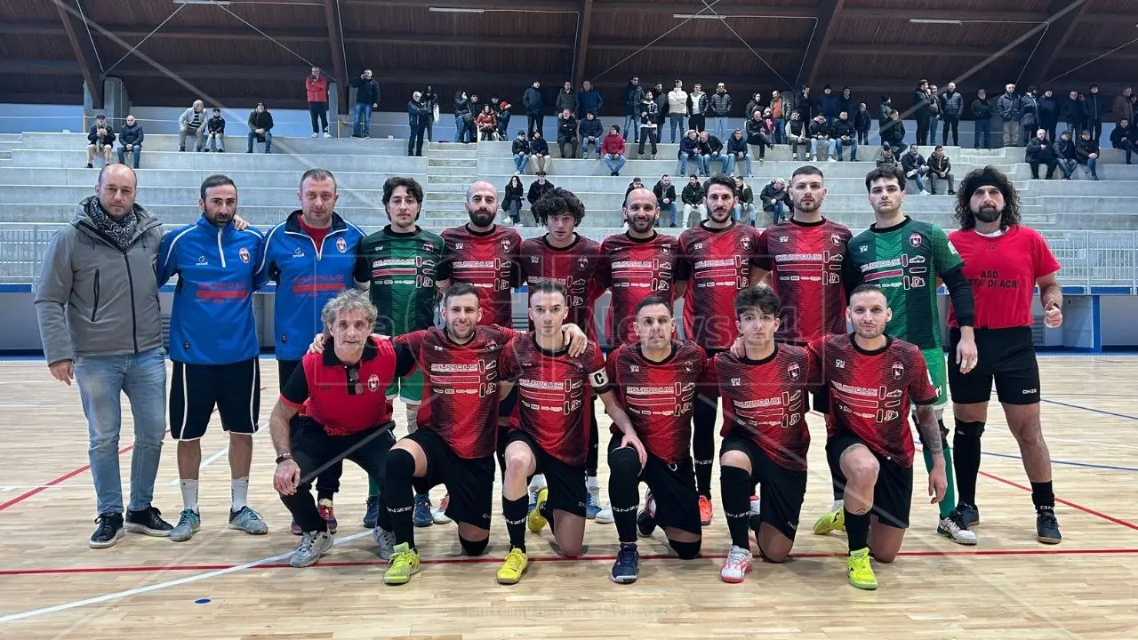 Calcio a 5, l’Acri fa festa al debutto nel nuovo palasport: i rossoneri battono 4-3 il Latiano