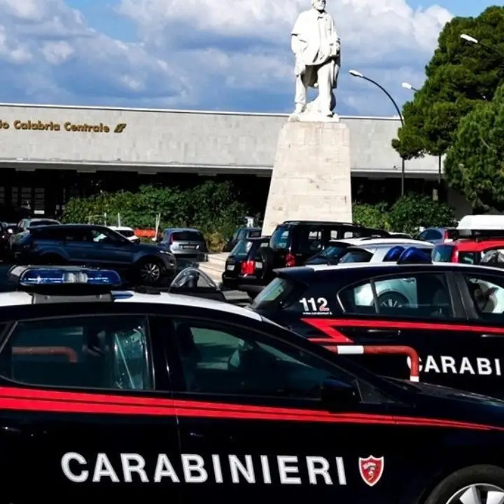 Reggio Calabria, tentano di truffare un’anziana: l’intervento dei carabinieri evita il peggio