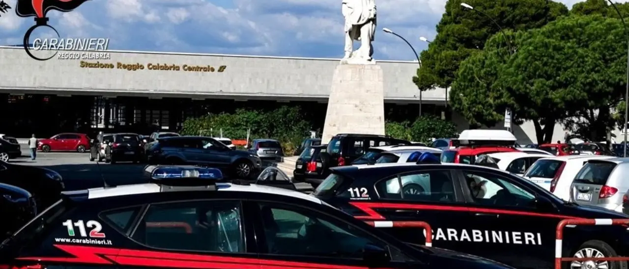 Reggio Calabria, tentano di truffare un’anziana: l’intervento dei carabinieri evita il peggio