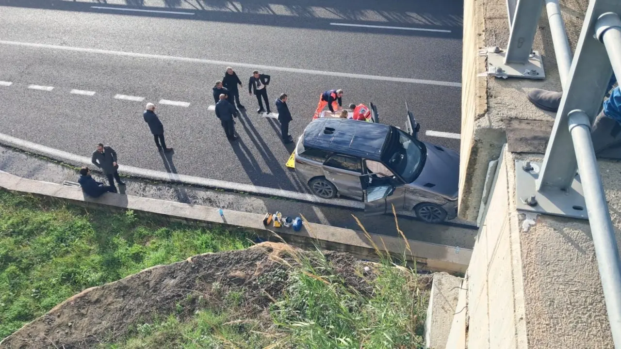 Incidente sull’A2 per Occhiuto, resta riservata la prognosi per la segretaria particolare Veronica Rigoni