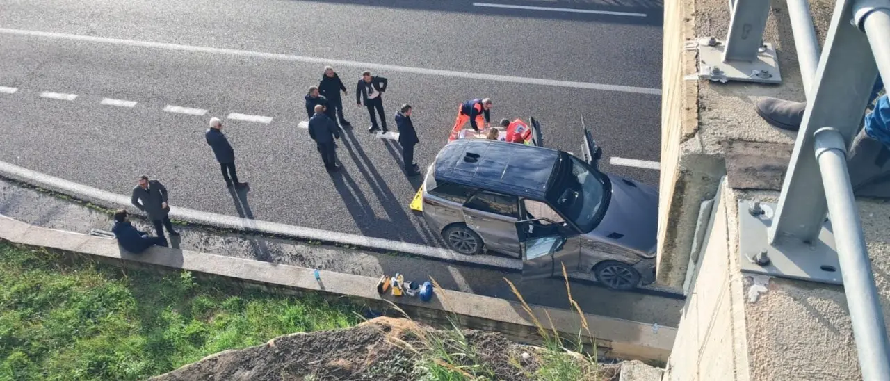 Incidente sull’A2 per Occhiuto, resta riservata la prognosi per la segretaria particolare Veronica Rigoni