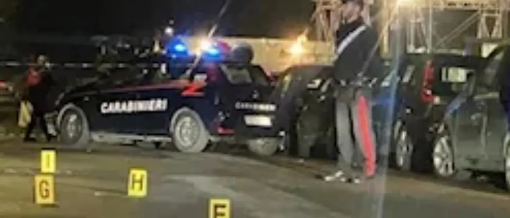 Agguato a colpi di pistola a Roma: ucciso il 33enne Cristiano Molè, ferito l’amico che era con lui