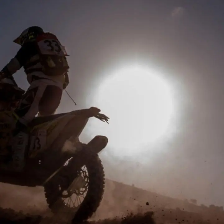 Motori, la Dakar miete un’altra vittima: morto il motociclista spagnolo Falcon