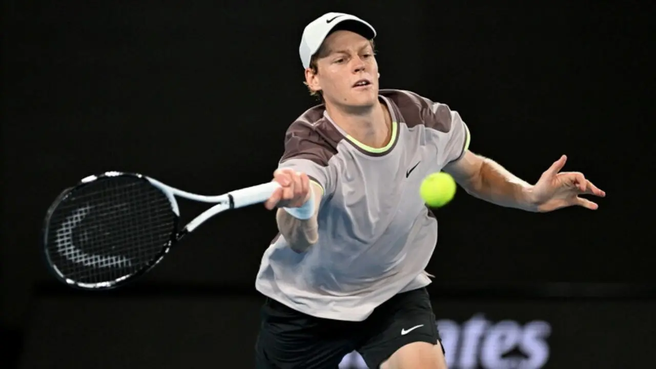 Tennis, Sinner travolge De Jong e approda al terzo turno degli Australian Open