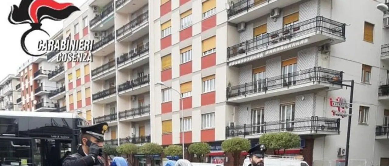 Cosenza, nascondeva cocaina e marijuana in casa: arrestato un 32enne