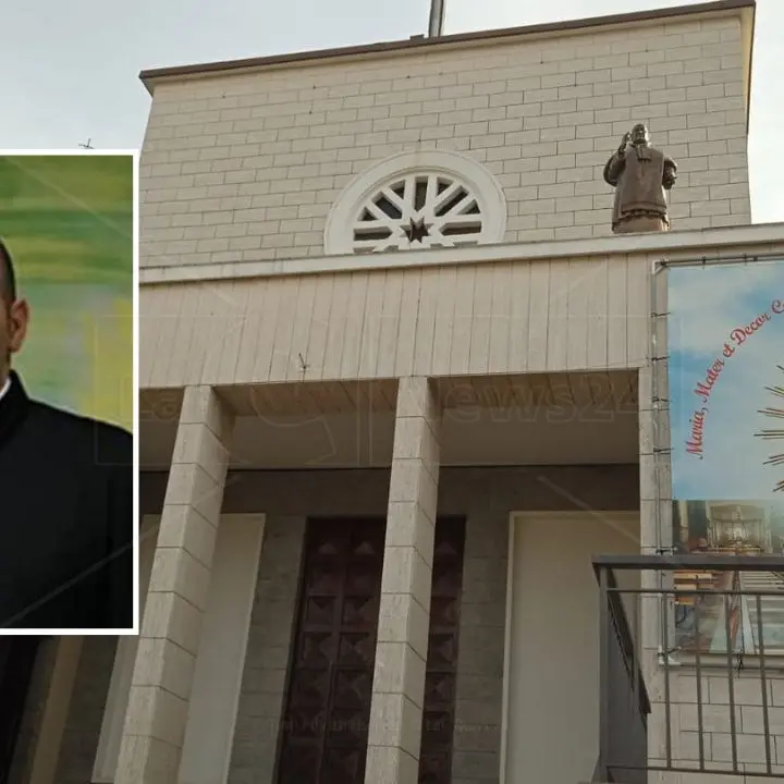 Preso a testate per aver vietato la stretta di mano delle condoglianze: i motivi dell’aggressione al parroco di Varapodio