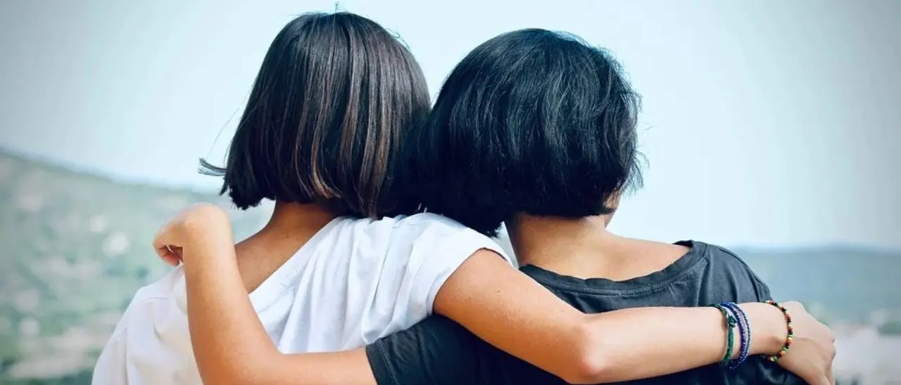 Madre e figlia si ritrovano dopo oltre 40 anni: tra Calabria e Toscana l’incredibile storia della riunione