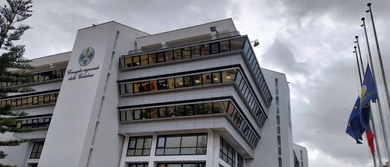 Autonomia differenziata, i consiglieri regionali della Lega contro Falcomatà: «Se è fascismo è stato introdotto dalla sinistra»