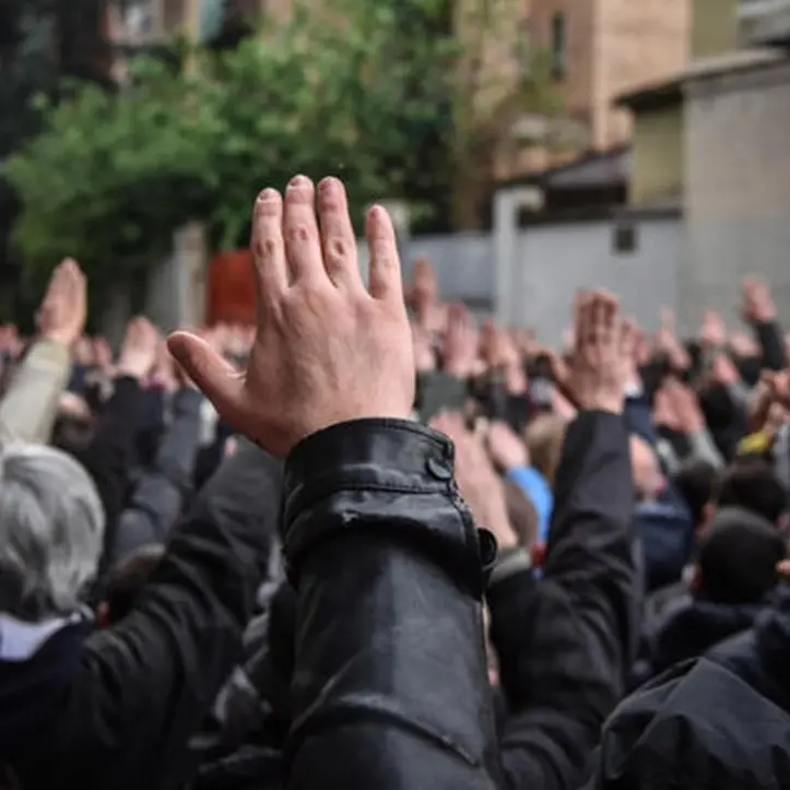 La Cassazione sul saluto romano: «È reato perché viola la legge Scelba sull’apologia del fascismo». La Russa: «Sentenza si commenta da sola»
