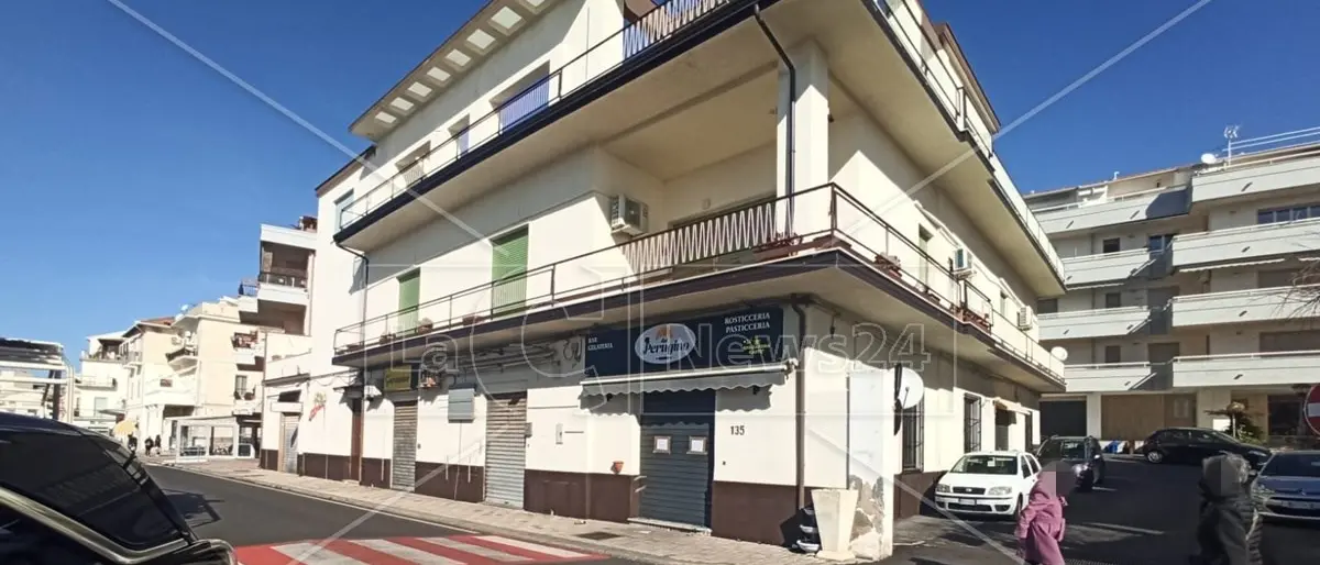 Sparatoria a Diamante nel 2022, condannati i tre fratelli De Rose: 12 anni di carcere per ciascuno