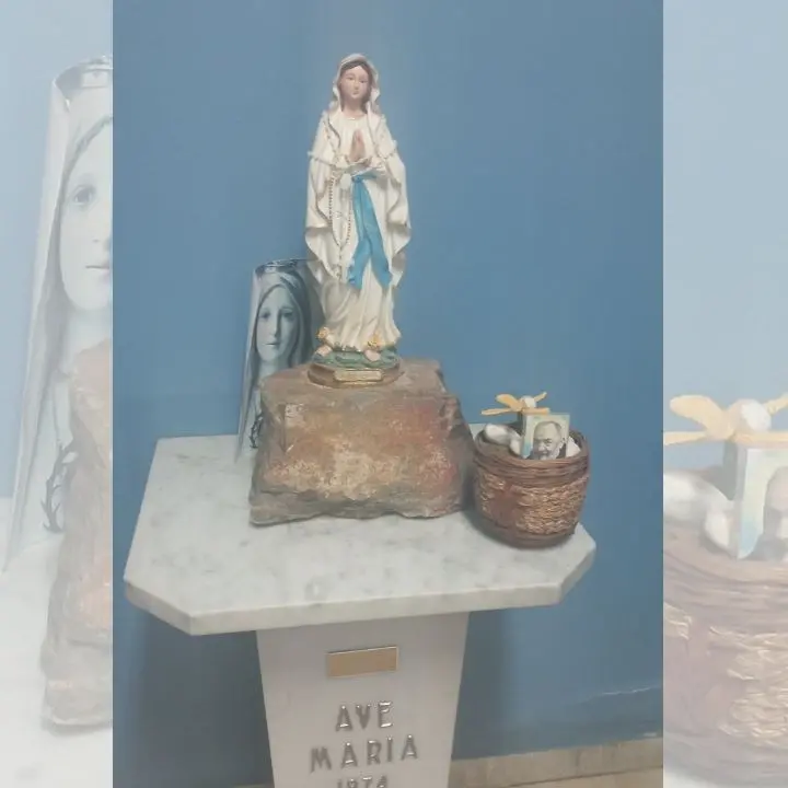 Una nuova madonnina per l’ospedale di Gioia Tauro: distrutta e poi riacquistata da un donatore anonimo