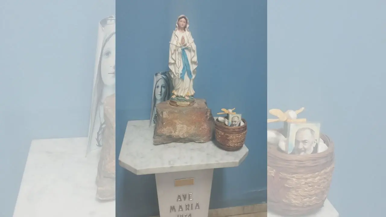 Una nuova madonnina per l’ospedale di Gioia Tauro: distrutta e poi riacquistata da un donatore anonimo