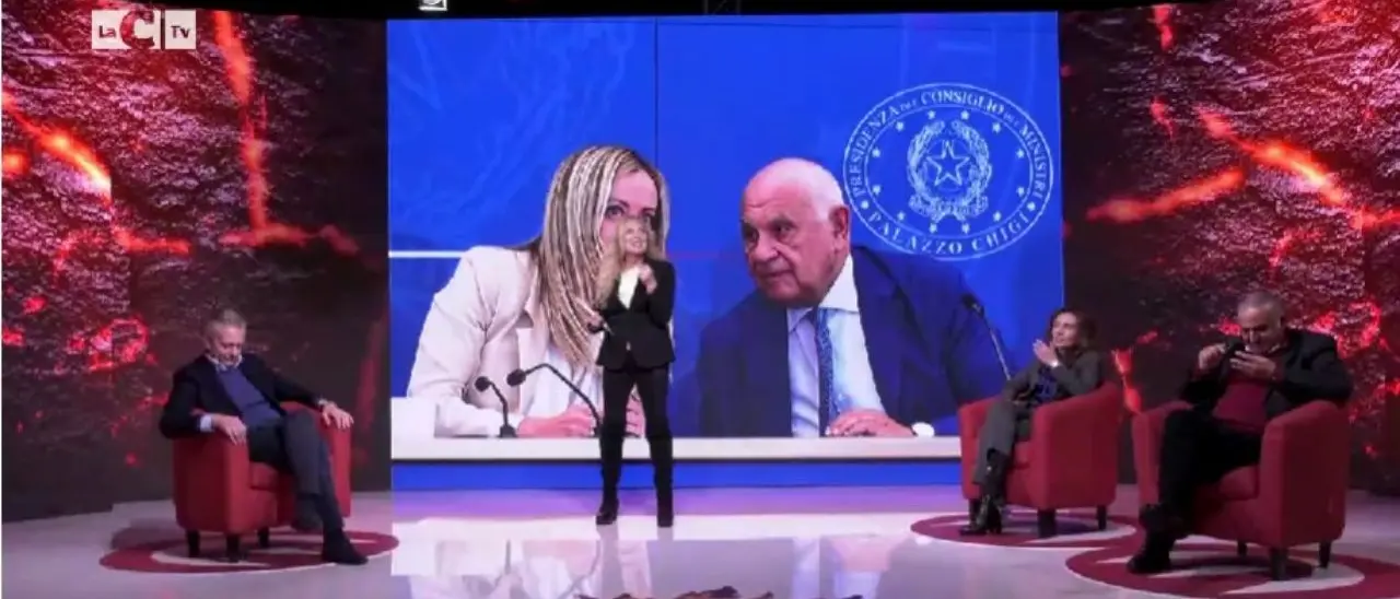 L’inclinazione italica ad arrangiarsi e intrallazzare al centro della nuova puntata di Perfidia - RIVEDI LA PUNTATA