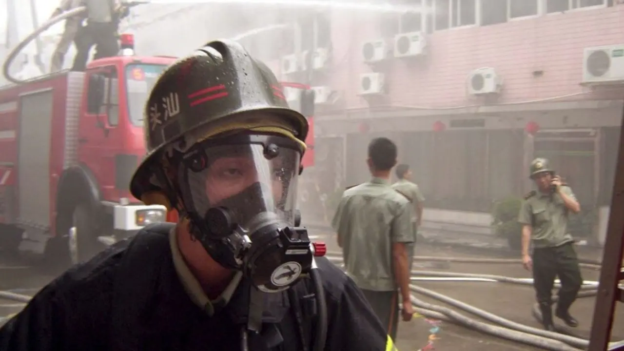 Tragico incendio in Cina, a fuoco un dormitorio scolastico: tredici morti e un ferito